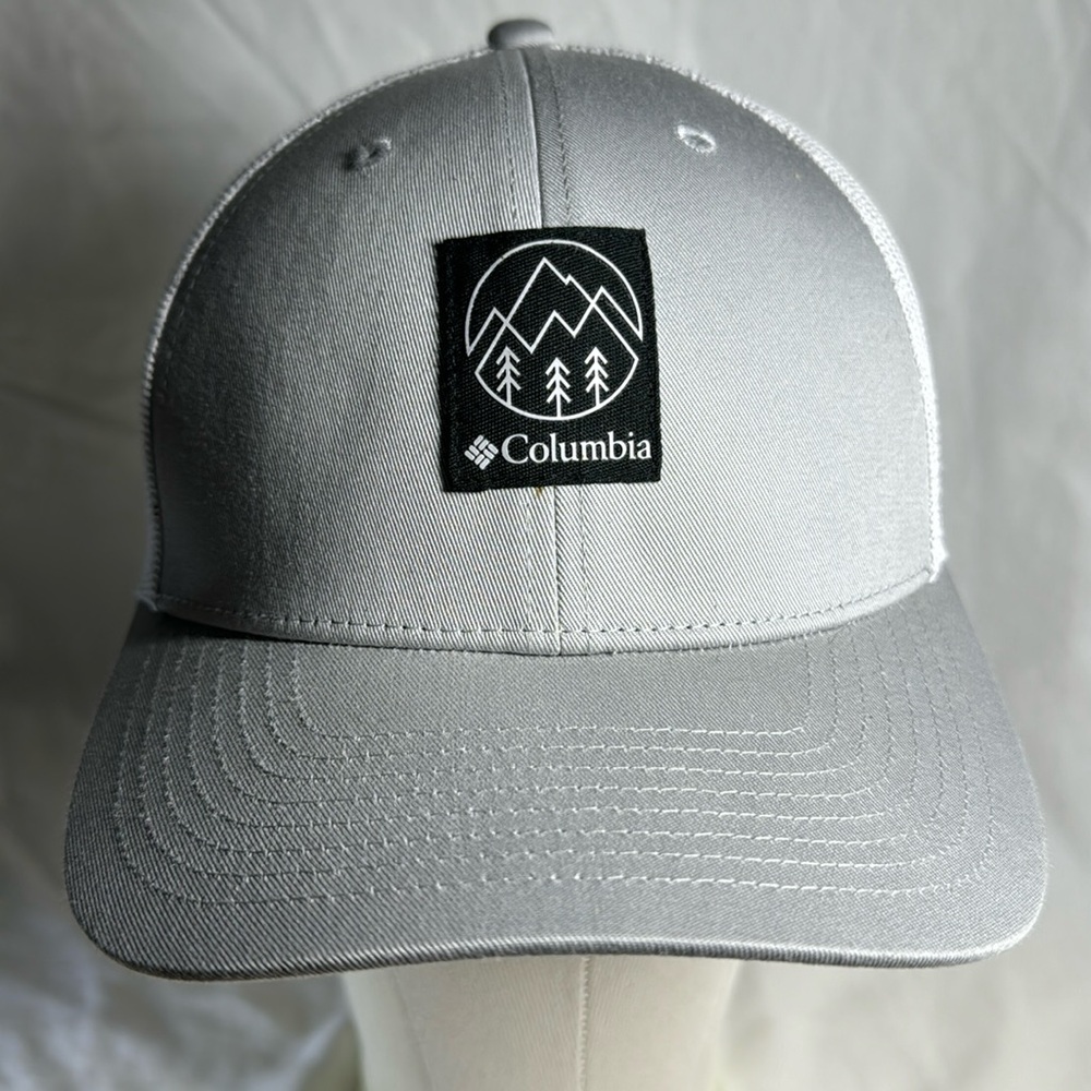 Columbia trucker hat. One size. White and gray.